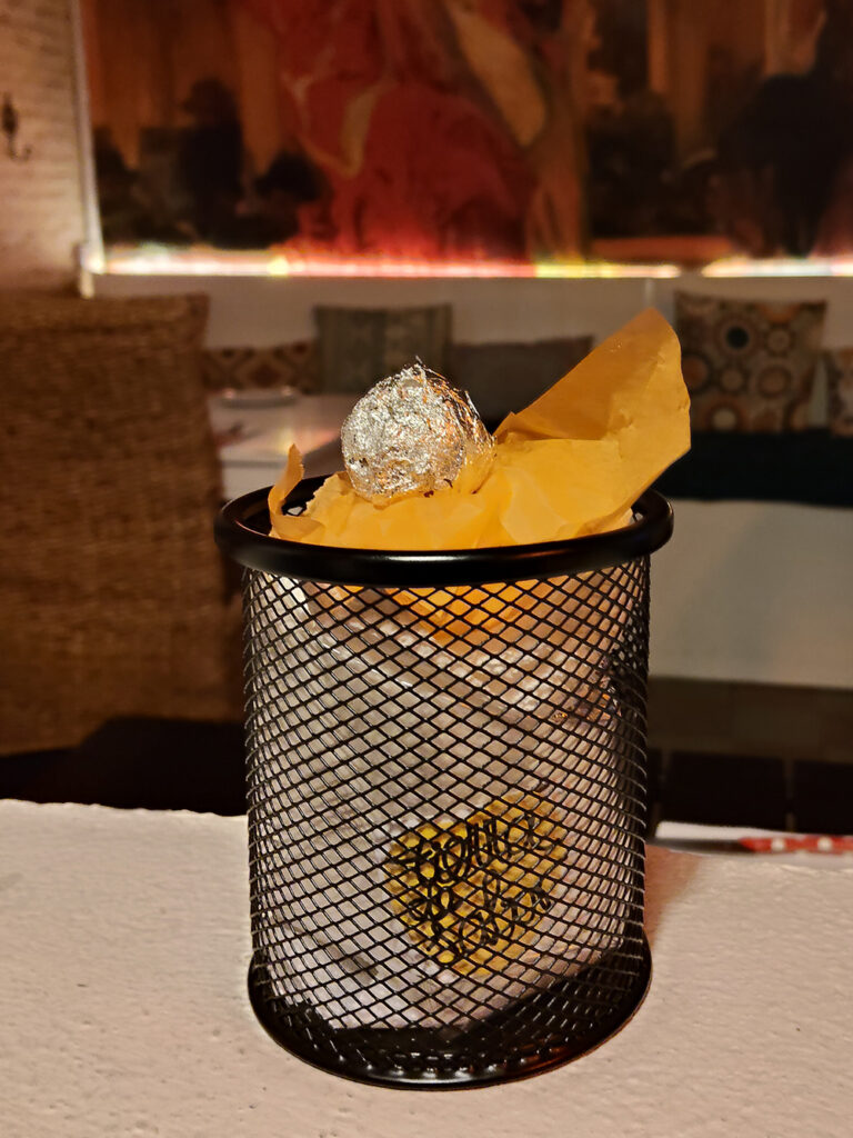 ANDALUCIA Sevilla - BOLA DE ALUBINIO - Dani Reche (Quillo Cocina Flamenca)